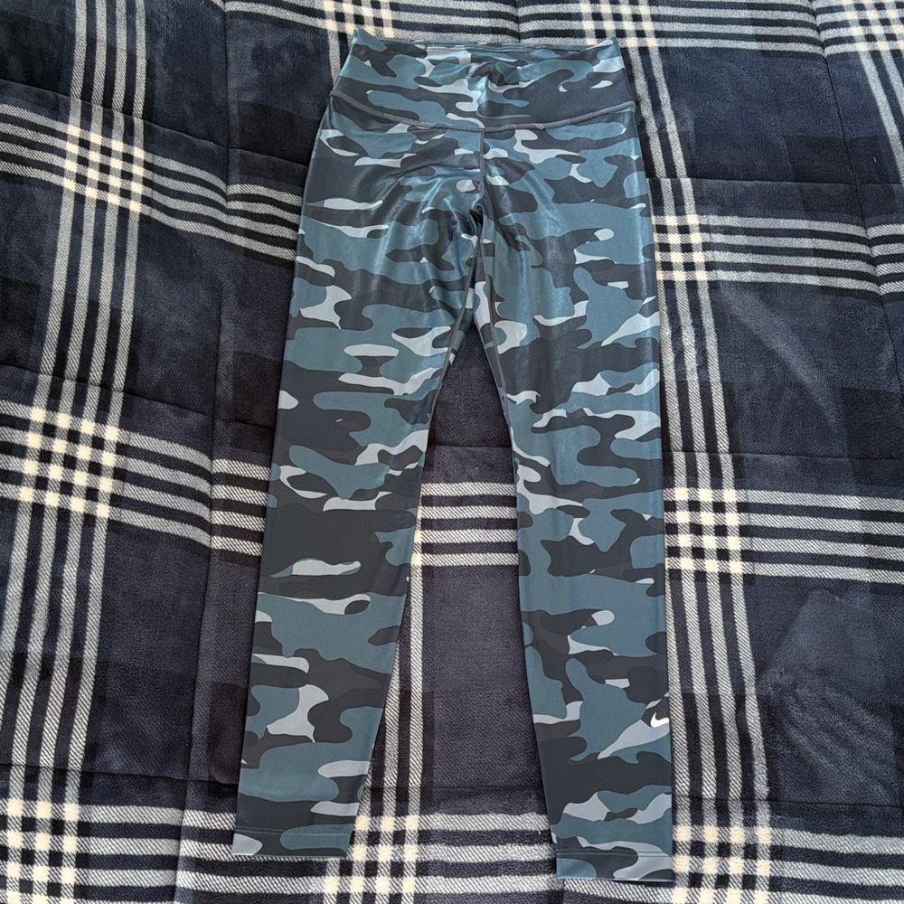 Nike Women’s Camouflage Leggings